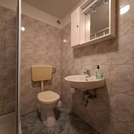 Rose Apartment *