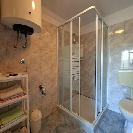 Apartment Rose Zaglav